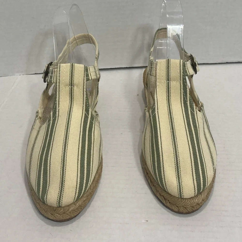 Apostrophe || Woman’s striped espadrilles size 7